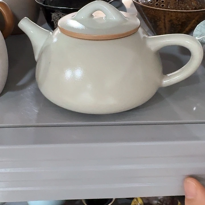 主人杯一个，瓷。。品茗瓷