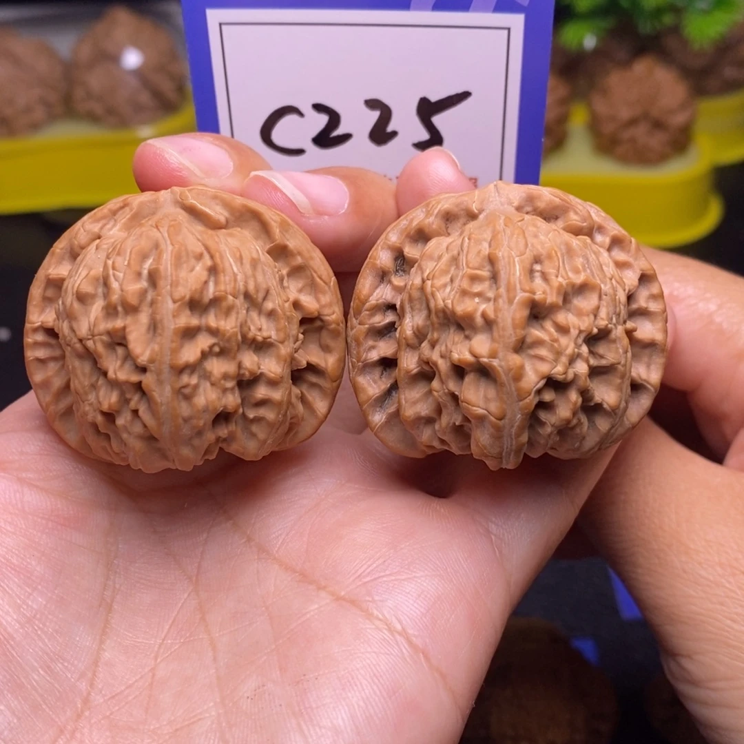 把件桃核42全品白狮子c225