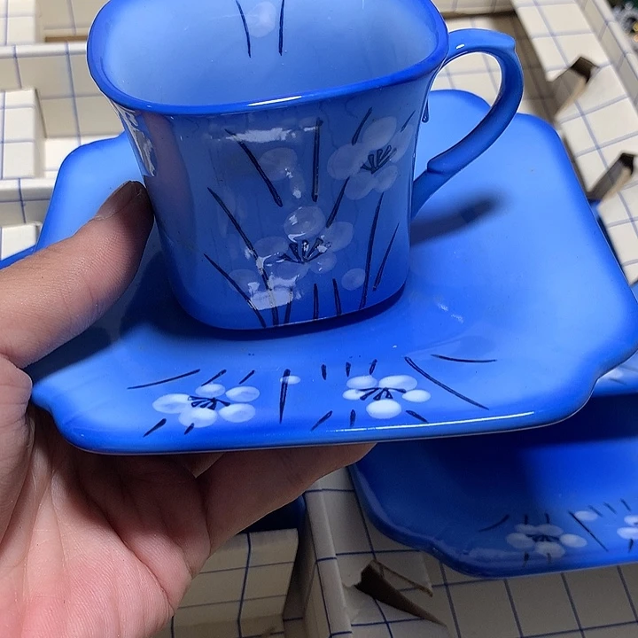 瓷片射手和狮子会一起在一家店吃饭