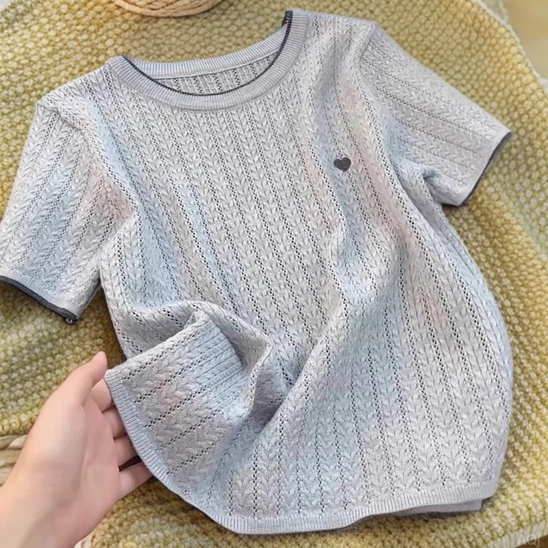 韩系灰色爱心刺绣麻花正肩针织高级感超好看独特漂亮上衣2025夏季