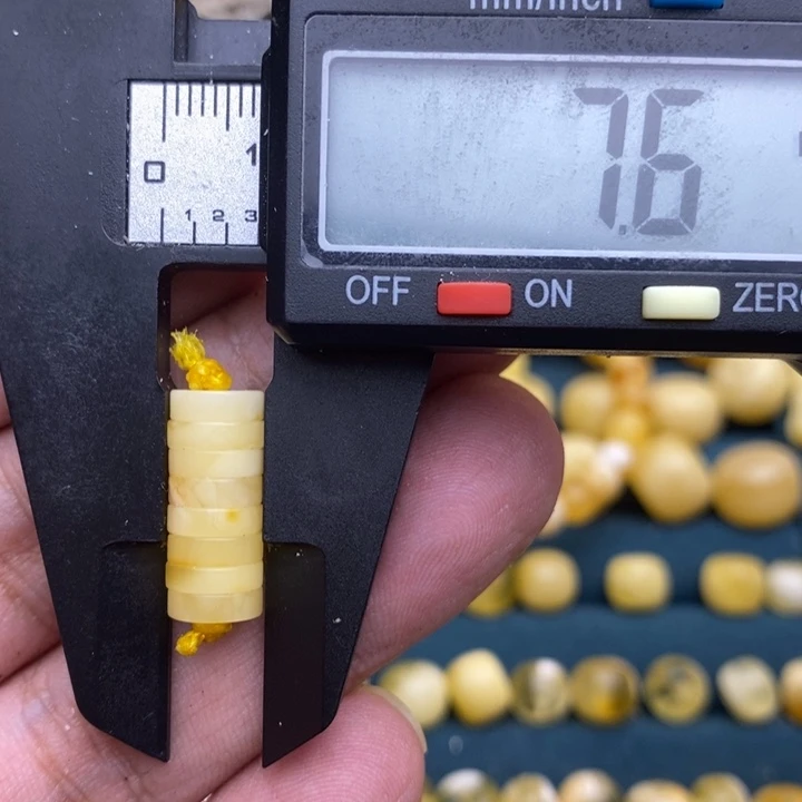 琥珀未镶嵌裸石12号7.6左右隔片孔1.2