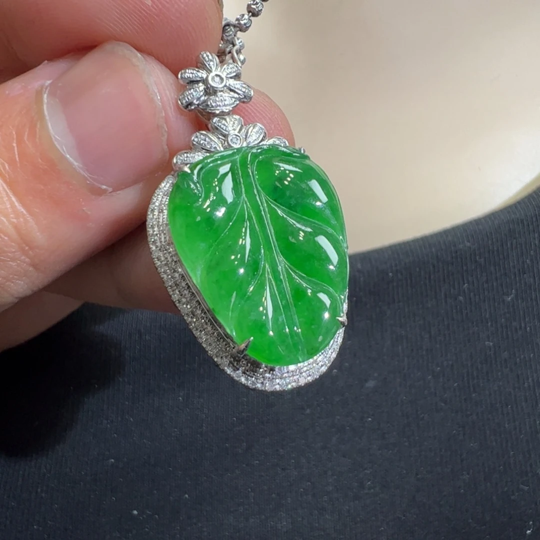 翡翠吊坠(不含链)18K金镶嵌