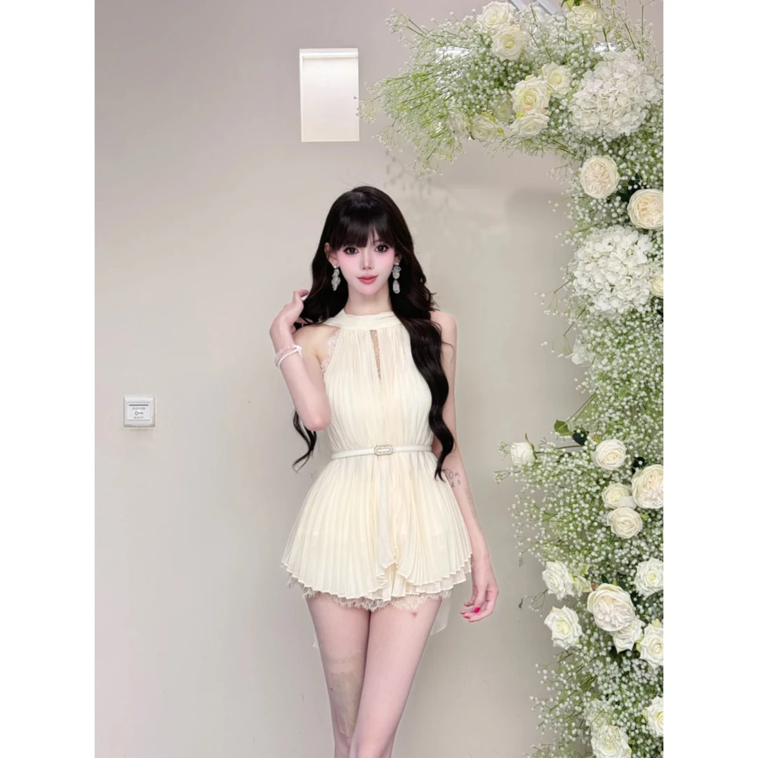 纯欲超仙蕾丝拼接圆领无袖挂脖上衣女夏季新款半身裙小众时尚套装