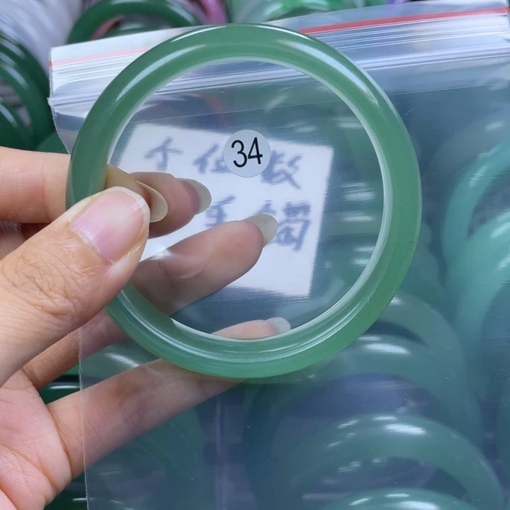 未镶嵌手镯石英岩玉60