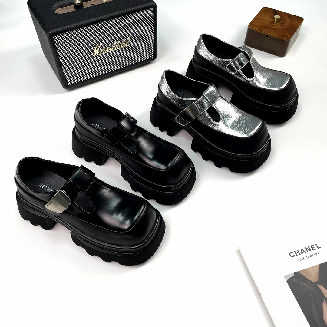 小小苏女鞋黑色银色ins潮走秀厚底休闲百搭时尚;XDXA17