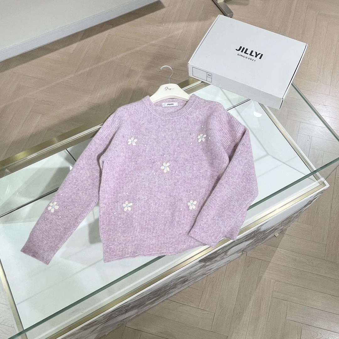 JILLYI【花朵雨季】紫罗兰色圆领手缝小花甜美风时尚针织衫