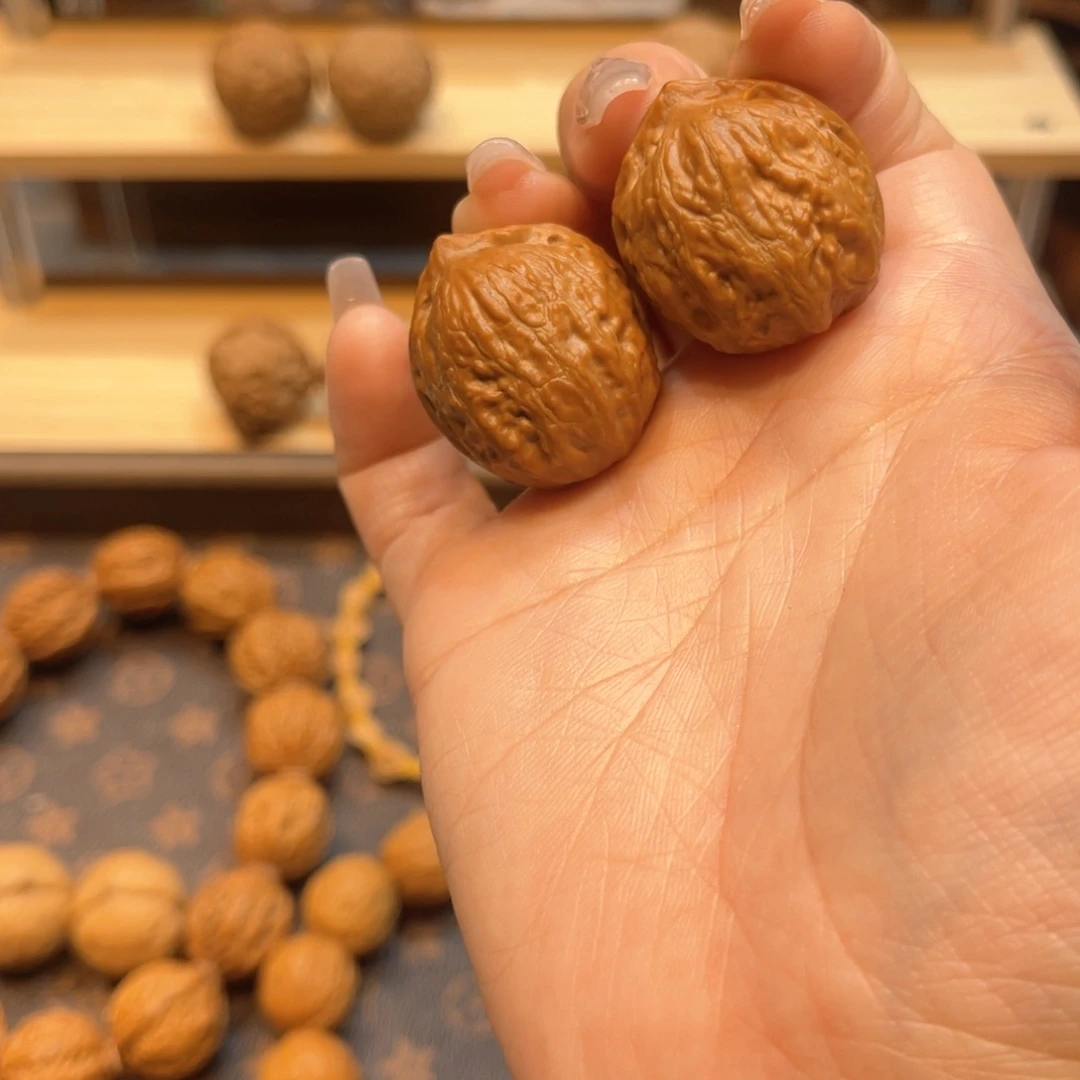 文玩核桃把件大肚八棱