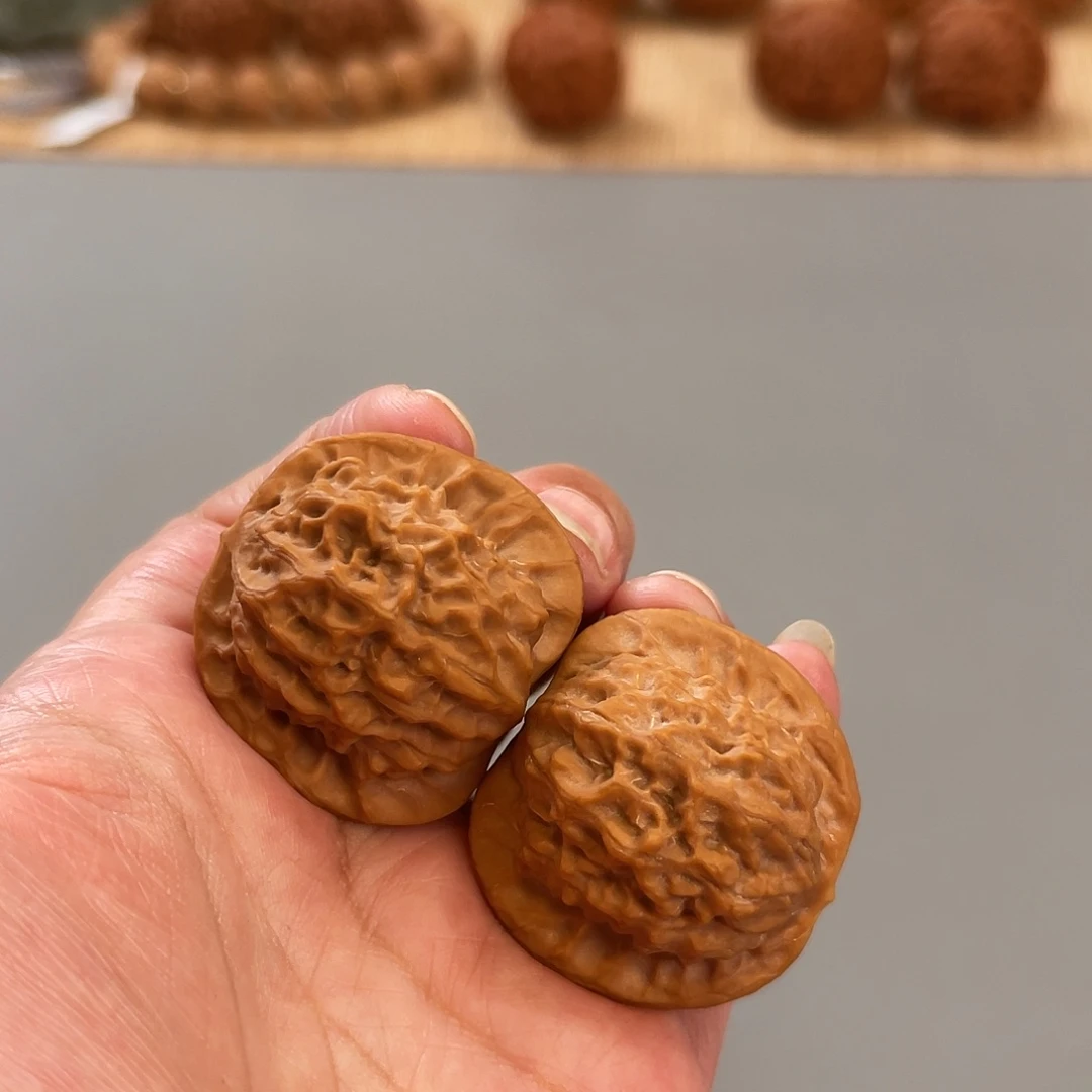 桃核把件37×35瓷娃娃A398