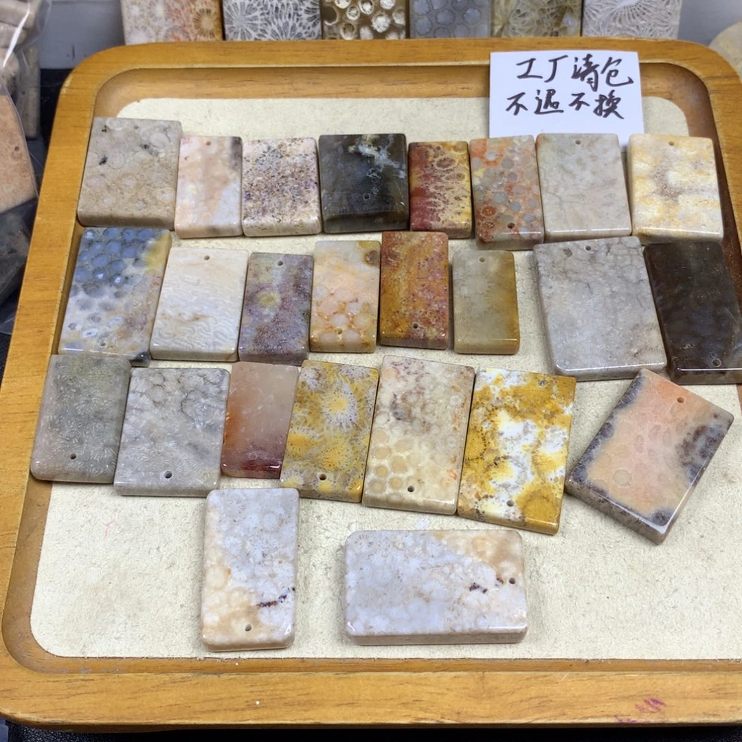 /***t未镶嵌无硅化珊瑚（珊瑚玉）