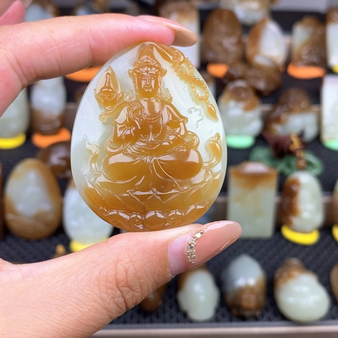 事***意和田玉未镶嵌颈饰