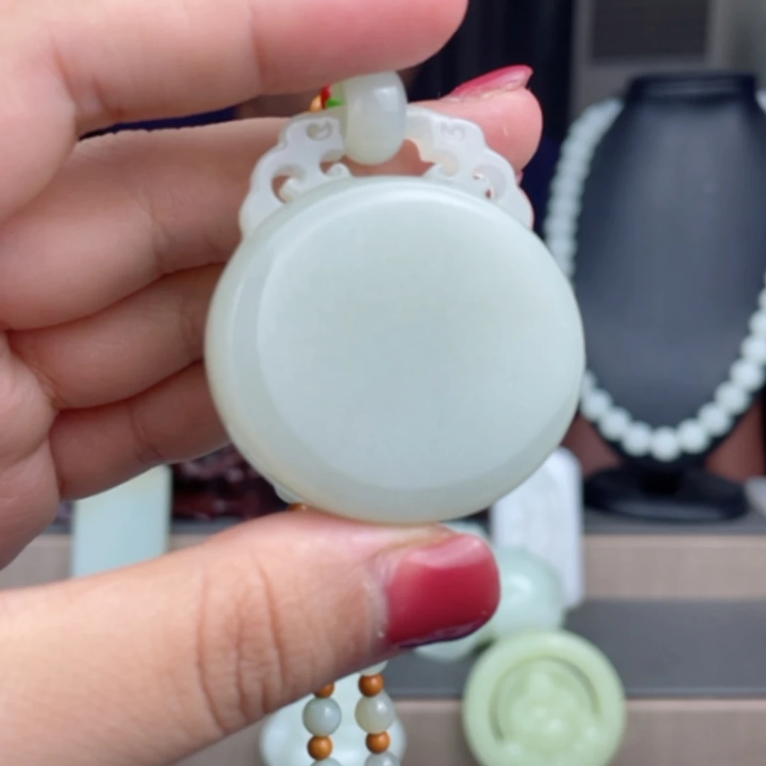 【闪购商品】颈饰未镶嵌和田玉