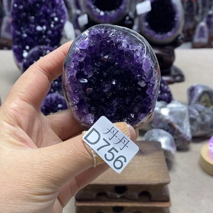 未镶嵌水晶大型摆件（非配饰）