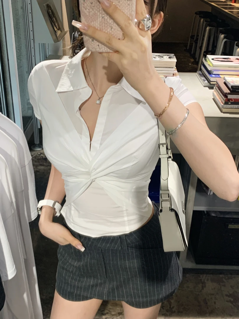 Momoshero【摩登OL】通勤人的品——是久穿经典的扭结衬衫