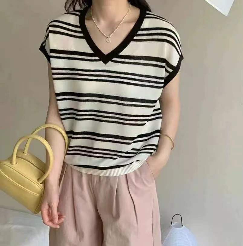 2025夏季新条纹V领上衣设计感夏季圆领薄款针织短袖女薄款上衣