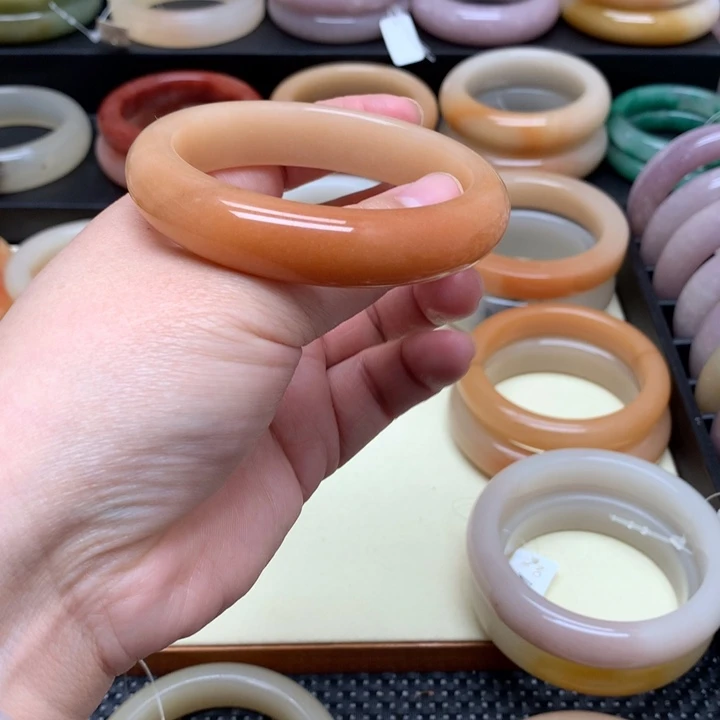 石英质玉手镯未镶嵌念*