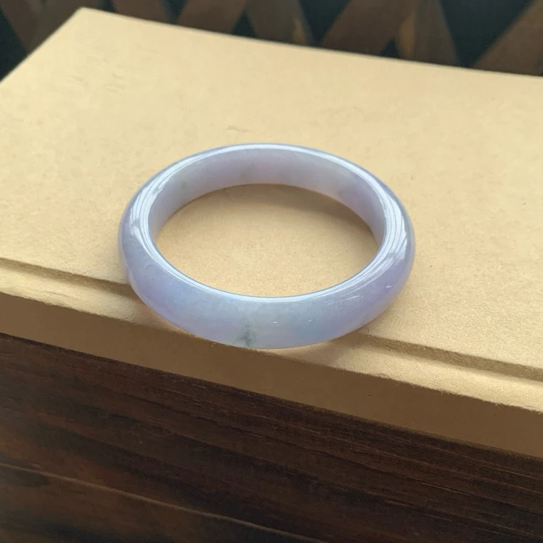 水润细腻莫奈紫飘花手镯，天然翡翠缅A，圈口56.4-11.5-8.3，小纹！