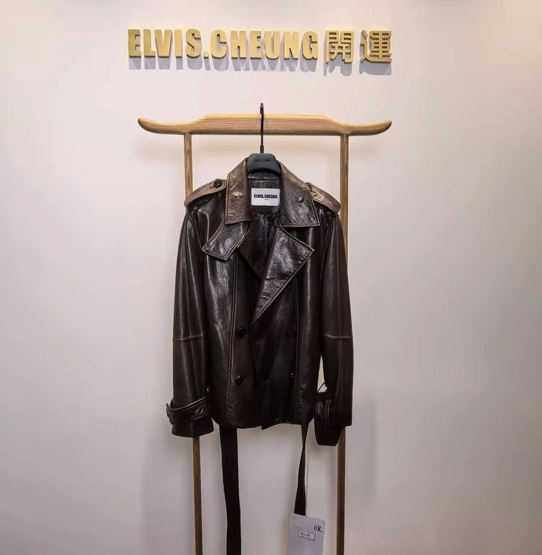 【张羽推荐】ELVIS.CHEUNG蒋云25皮料直身双排扣外套