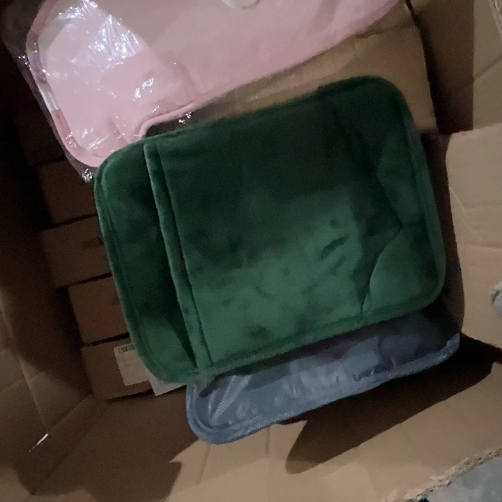 电热暖水袋。
