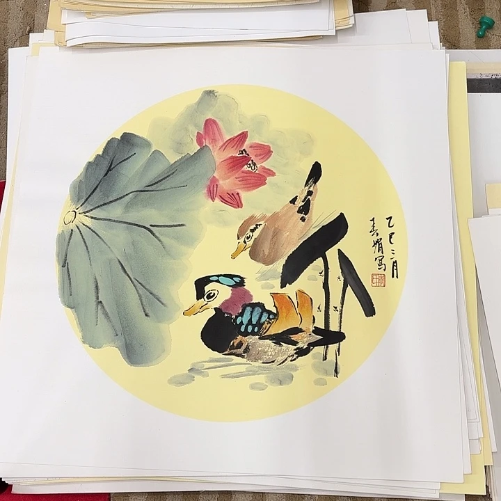 国画花鸟等图案为一体