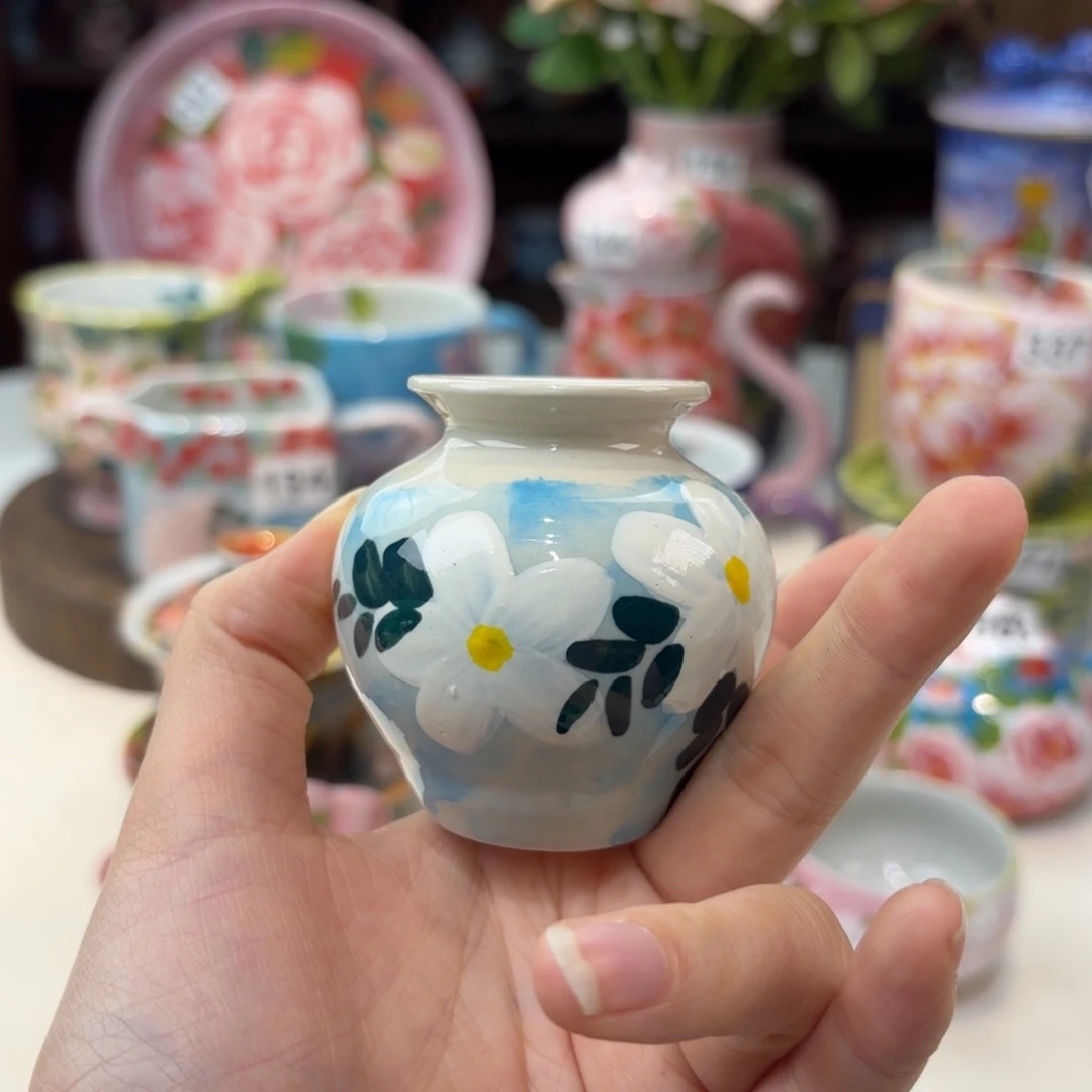 瓷片兔兔。。兔兔好帅