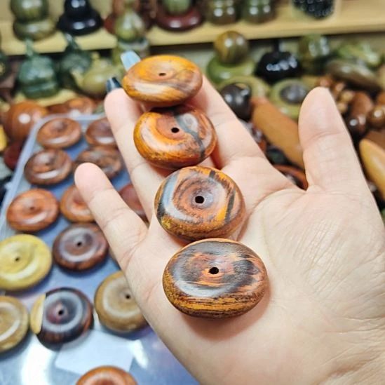 我***看香榧木微凹黄檀。。。。。。