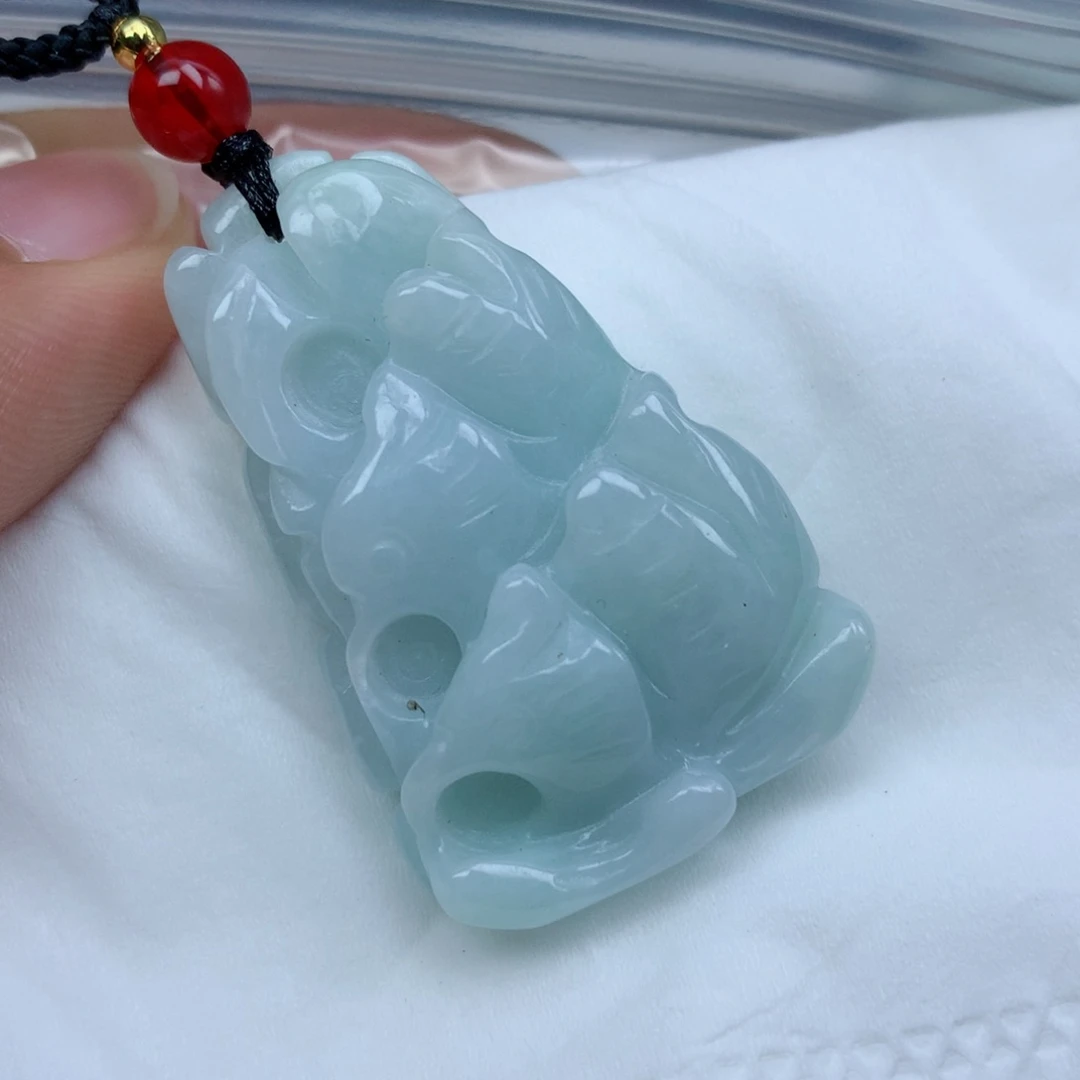 翡翠颈饰未镶嵌牌子