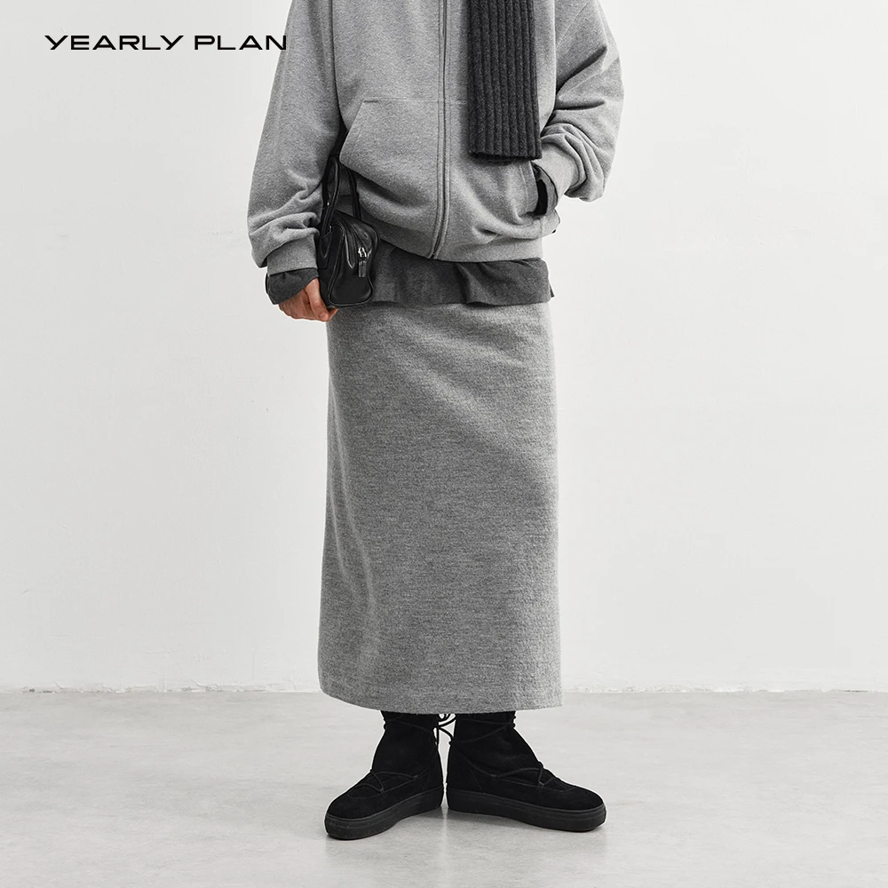 YEARLY PLAN 2025冬  时髦简约舒适保暖柔软休闲羊毛半裙 3111