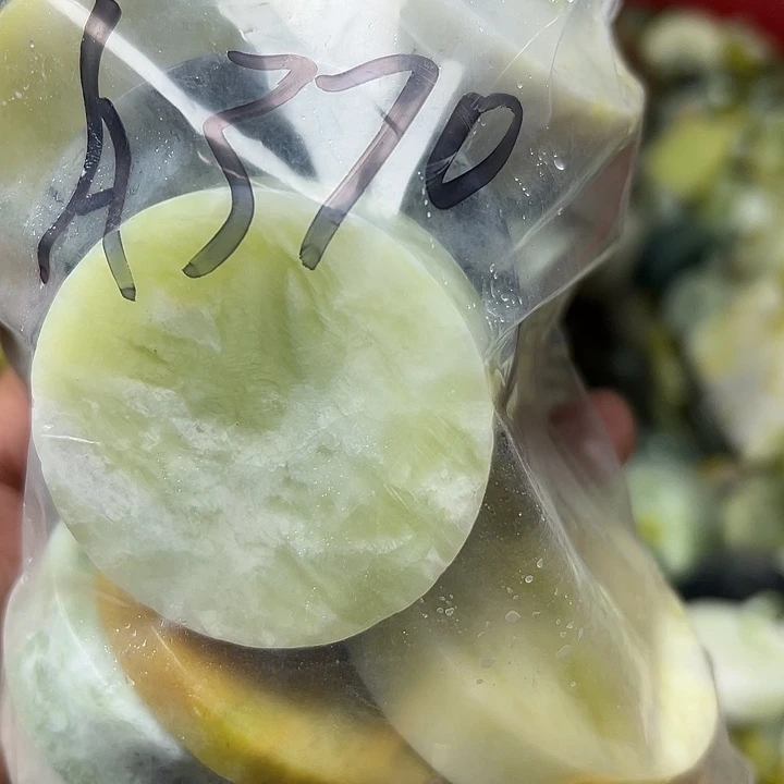 未镶嵌蛇纹石玉鱼缸石，盆景石