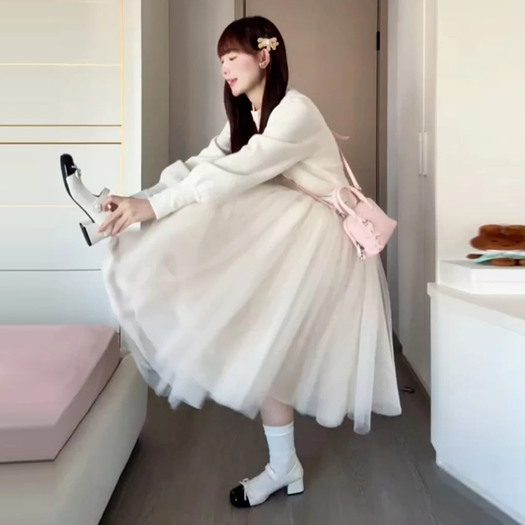 法式温柔风白色长袖连衣裙子女秋冬2025新款甜美漂亮高腰长裙套装