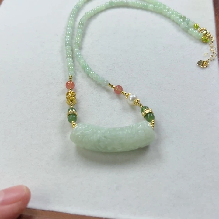 颈饰未镶嵌翡翠吊坠