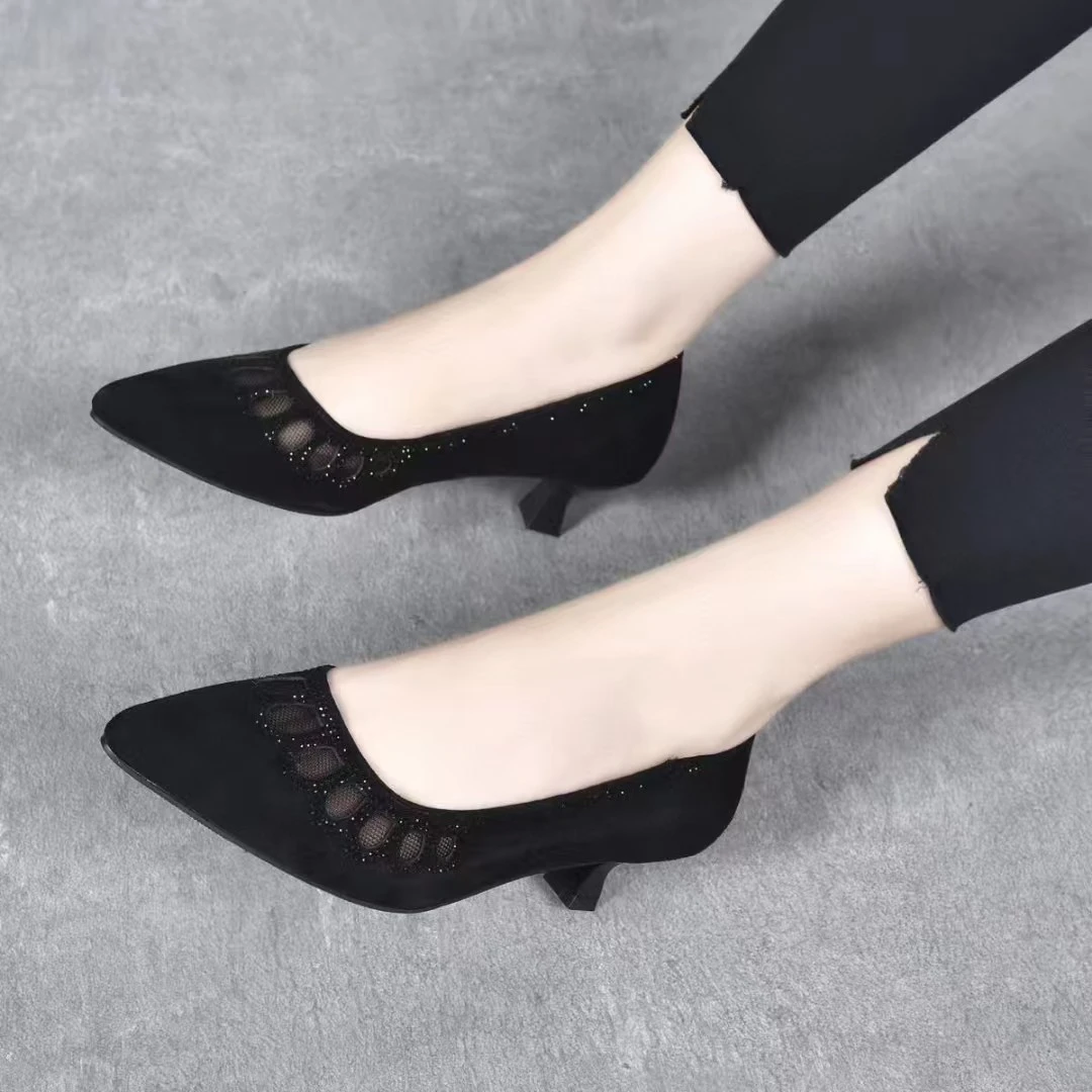 真皮尖头细跟单鞋女2025年春夏新款气质百搭闪钻镂空镂空透气女鞋