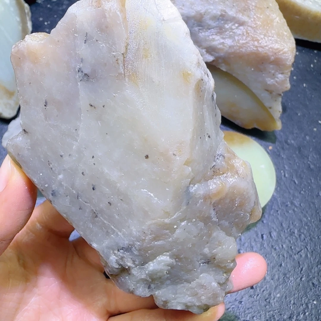 和田玉未镶嵌珠宝半成品