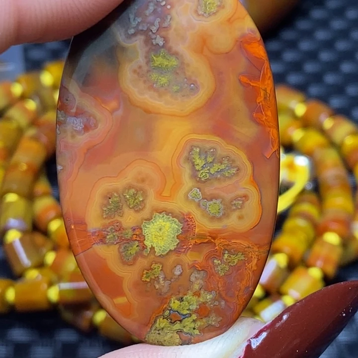 玛瑙/玉髓颈饰未镶嵌