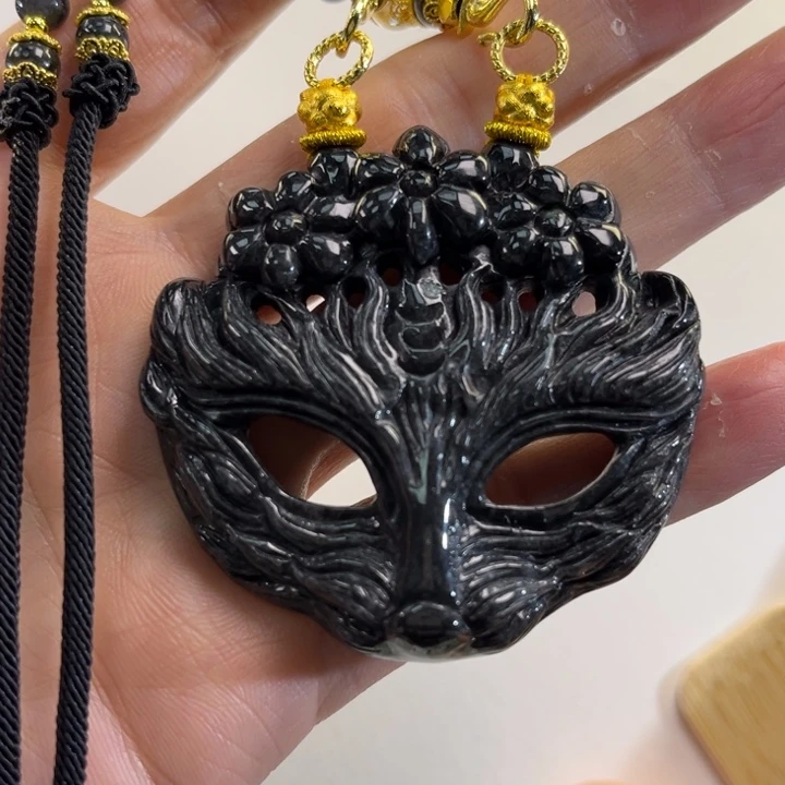 翡翠吊坠(赠链)未镶嵌代编织