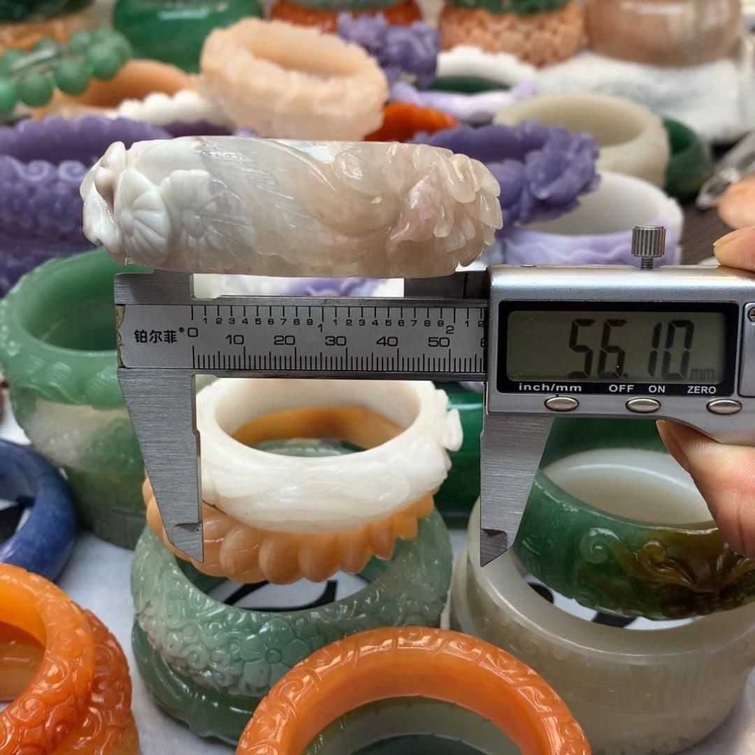 未镶嵌手镯石英质玉