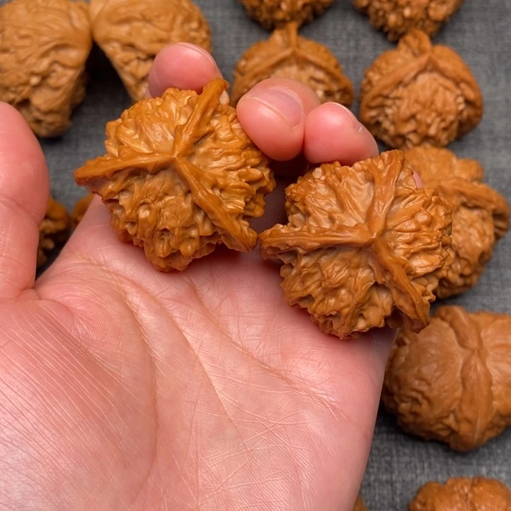 利****吊坠文玩核桃利威尔41三棱