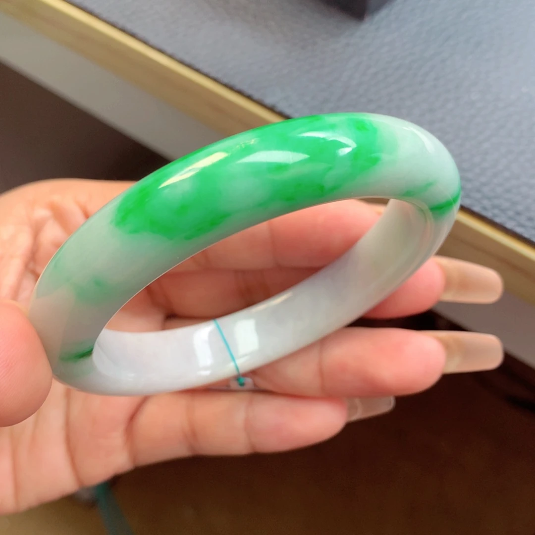 未镶嵌手镯翡翠缅甸
