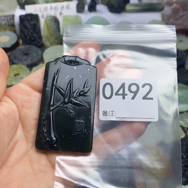 蛇纹石玉颈饰合金s****2