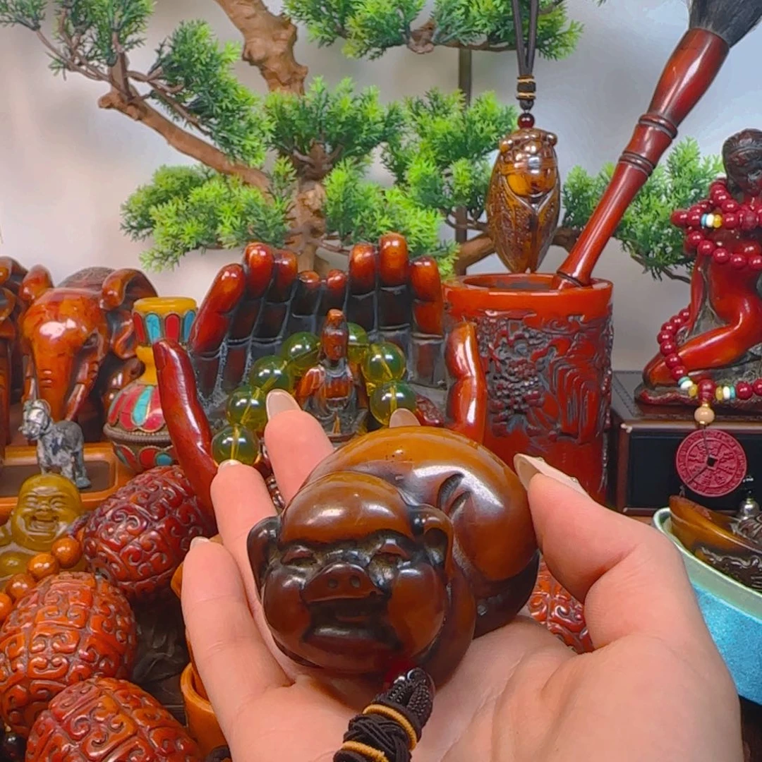 琥珀裸石未镶嵌猪