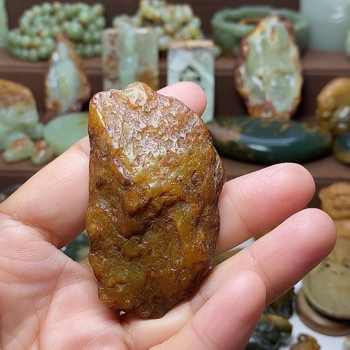 雄***赳颈饰未镶嵌岫岩河磨玉（透闪石质玉）