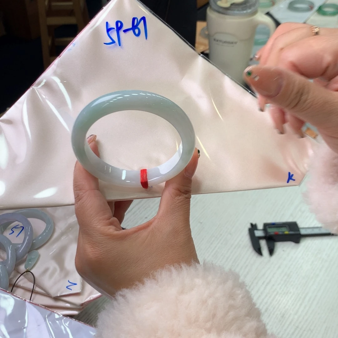 未镶嵌手镯翡翠48小时鉴赏