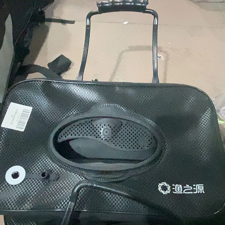 黑色碳纹40活鱼桶一个，