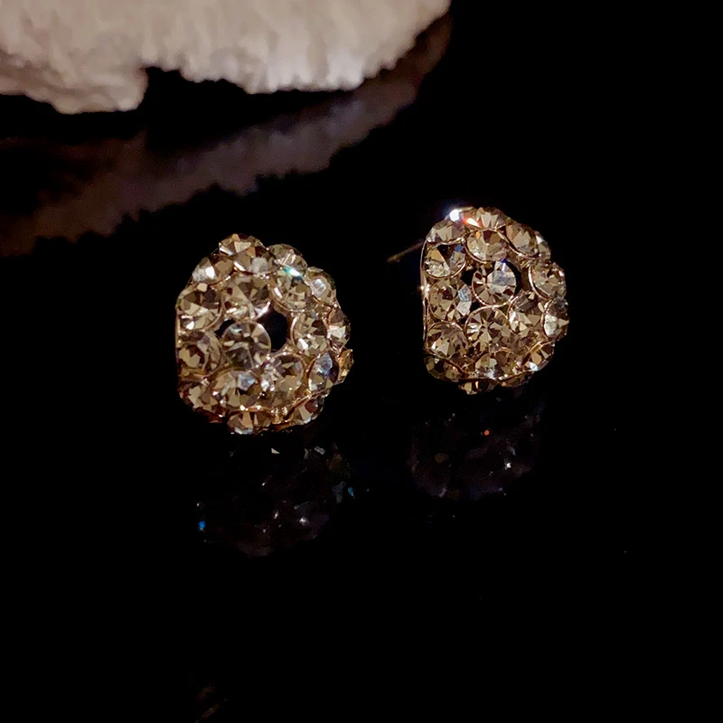 铜合金锆石耳饰 【HD】秋冬款名媛风小众轻奢精致高级感满锆耳钉