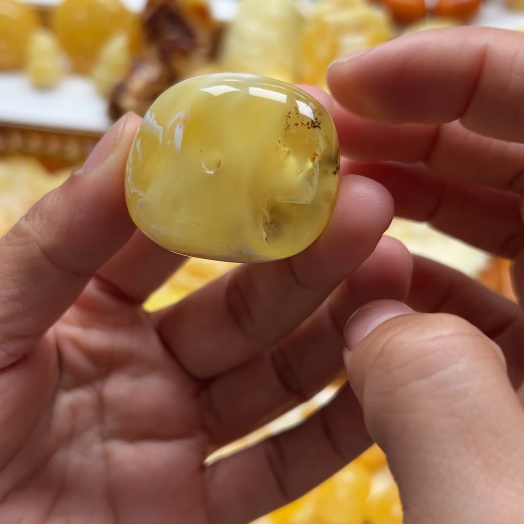 琥珀未镶嵌珠宝奇石