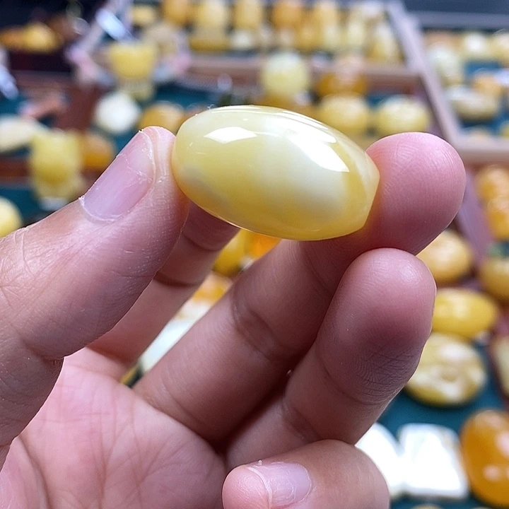 琥珀未镶嵌珠宝奇石3.55白花蜡枣珠