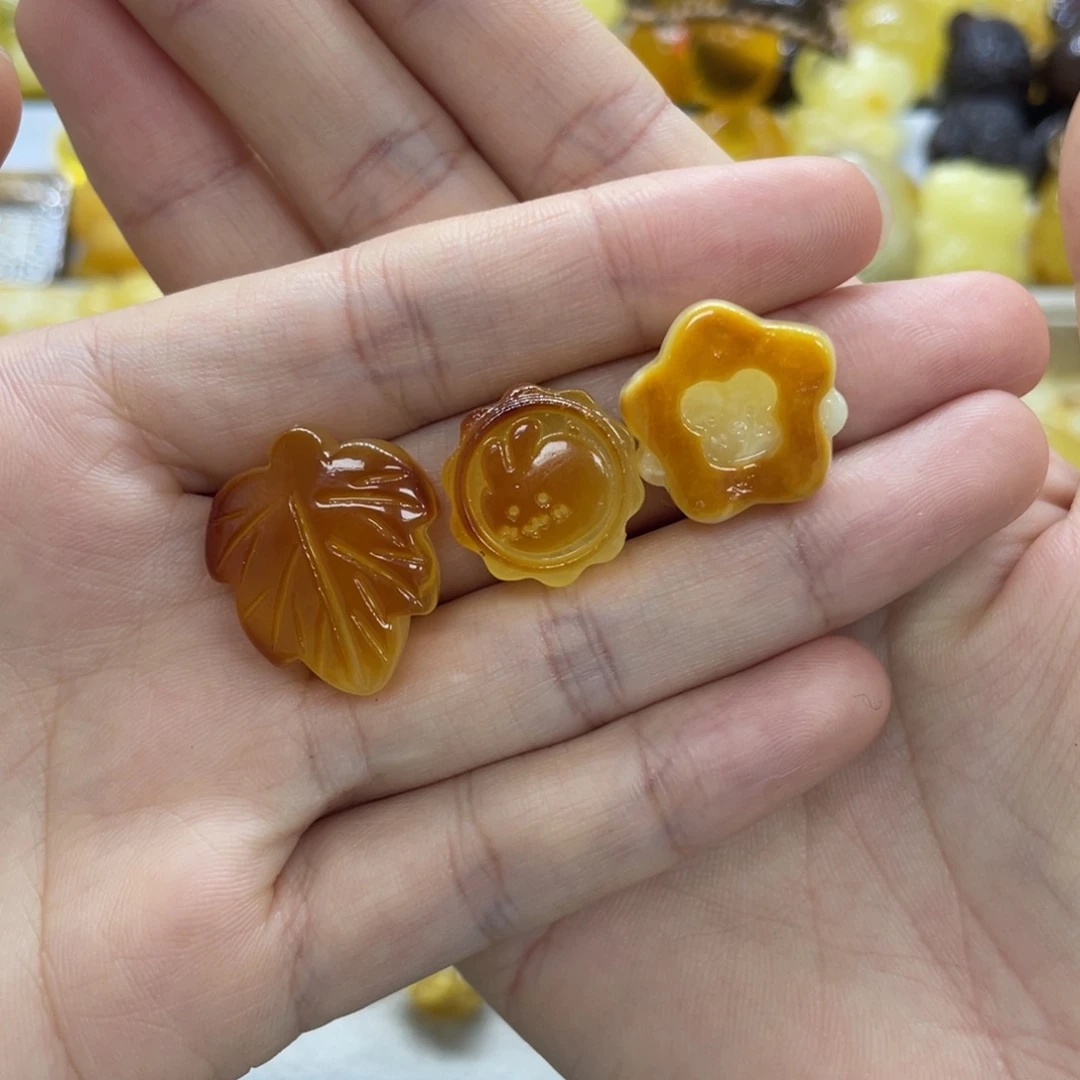 琥珀未镶嵌裸石天然琥珀