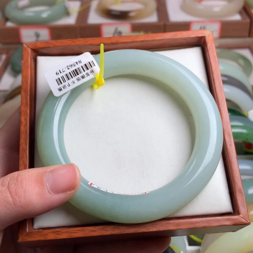 【闪购商品】和田玉手镯未镶嵌