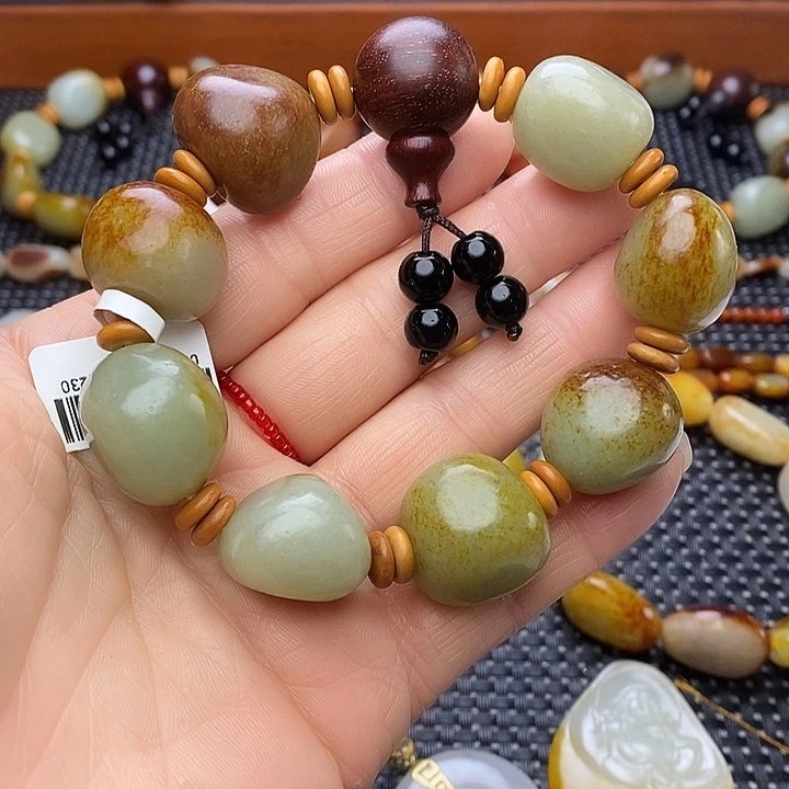 贰***姐和田玉未镶嵌挂件