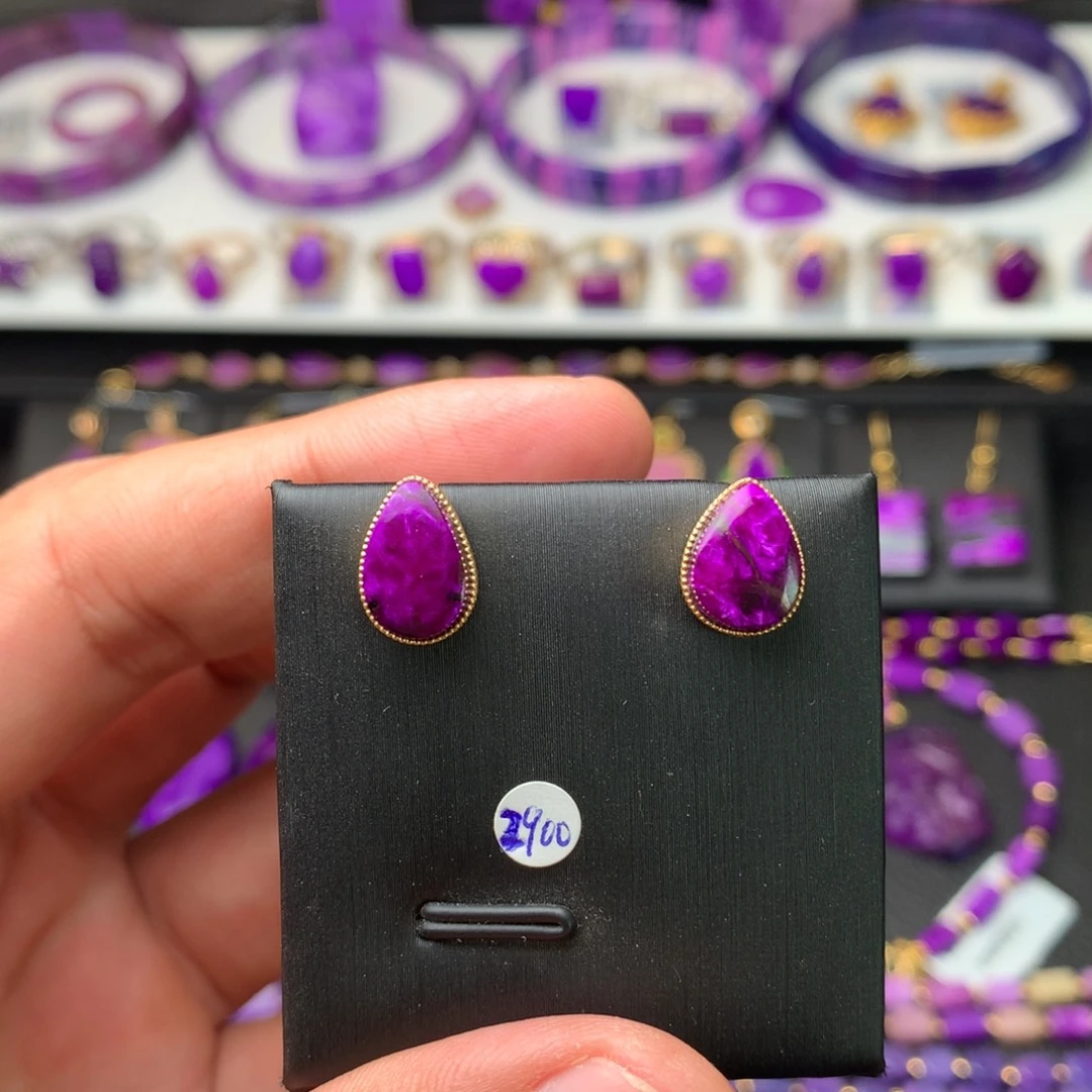 苏纪石（舒俱来）18K金镶嵌耳钉