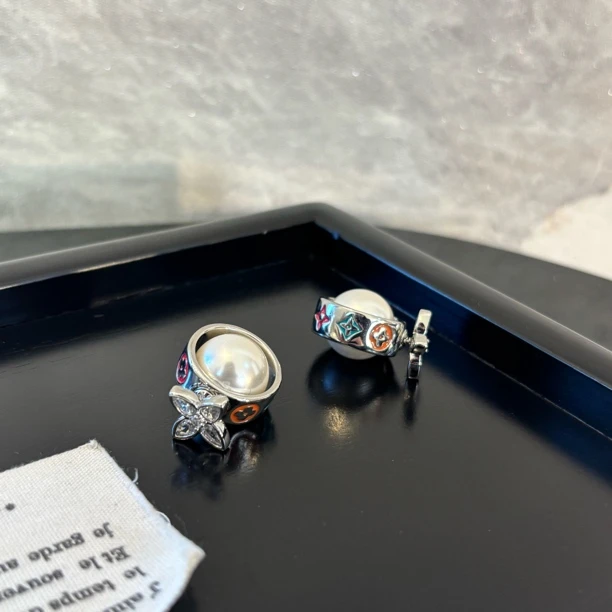 铜合金合成锆石耳饰 花花z子耳环EH3162